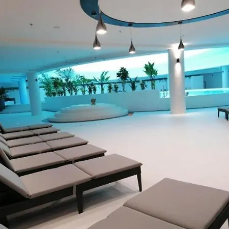 Hanza Tower Roxy Pool & Jacuzzi & Sauna Szczecin
